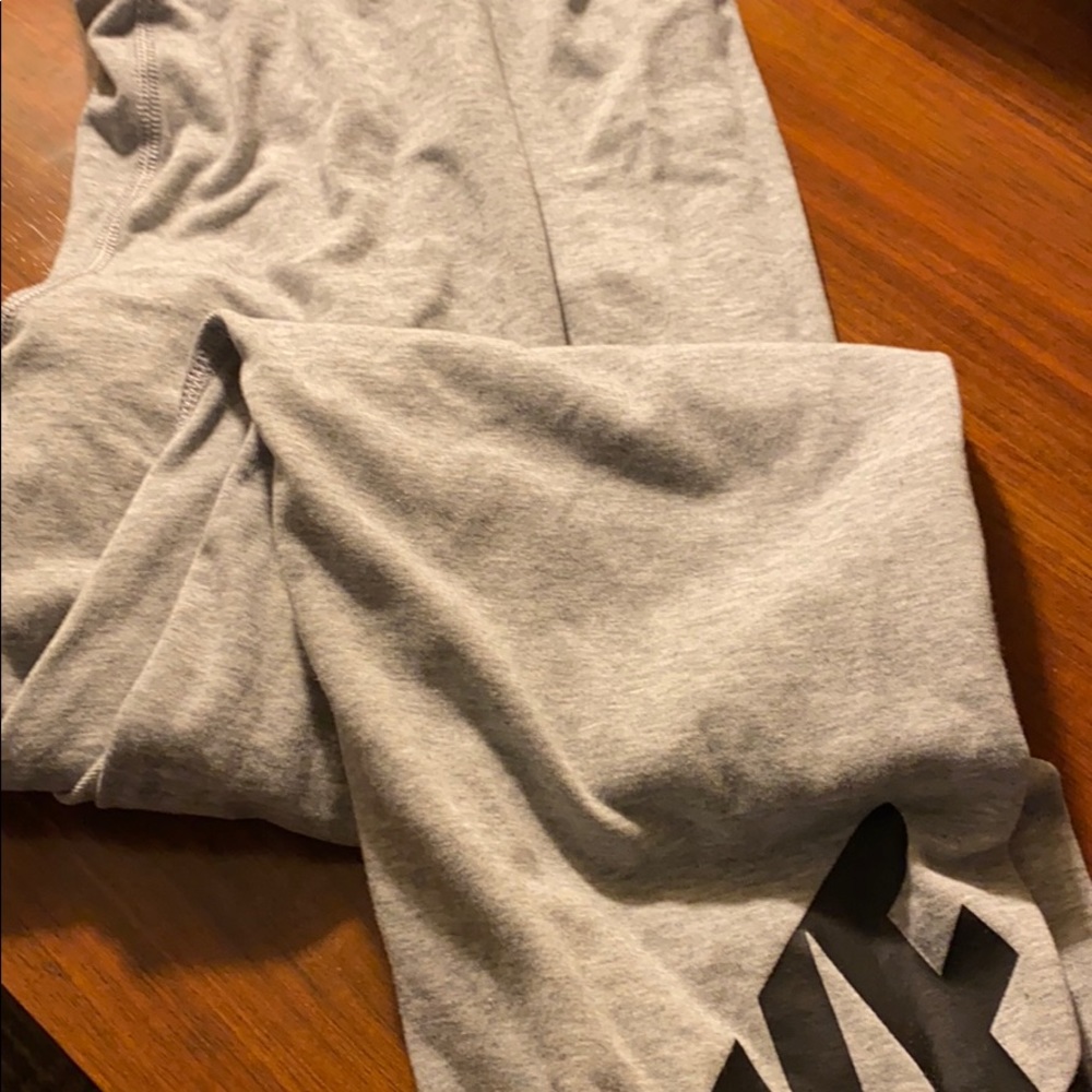 Nike leggings - Picture 2 of 4